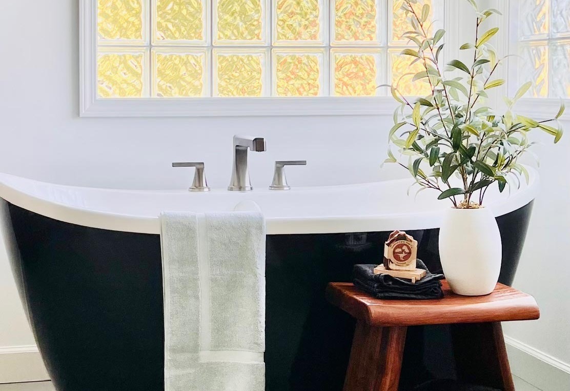 Modern Black Bathtub Bathroom | Georgia Fuchs Interior Design