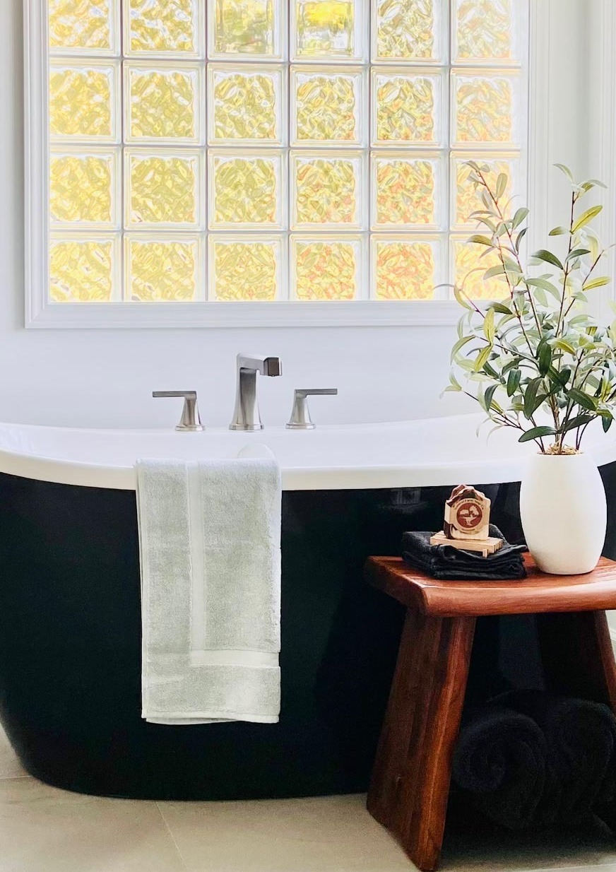 Modern Black Bathtub Bathroom | Georgia Fuchs Interior Design